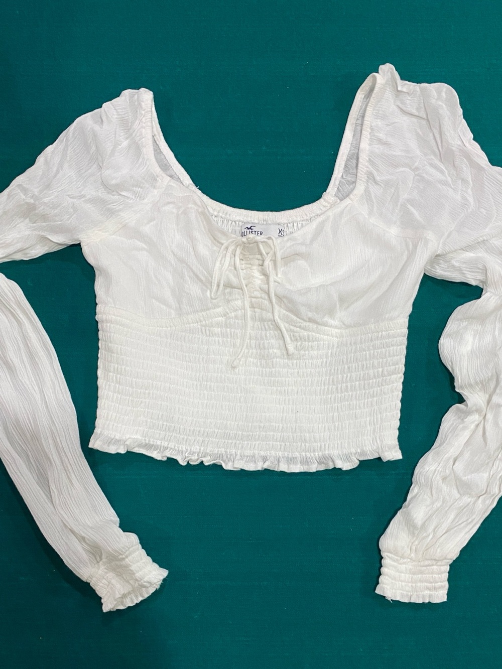 Hollister White Smocked Long-Sleeve Crop Top Size XS